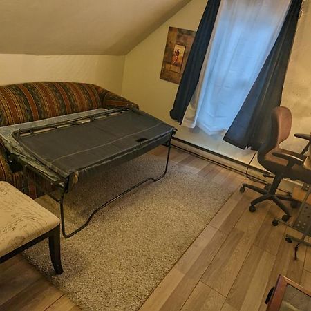 Cozy Downtown One Bedroom Free Parking Kingston Esterno foto